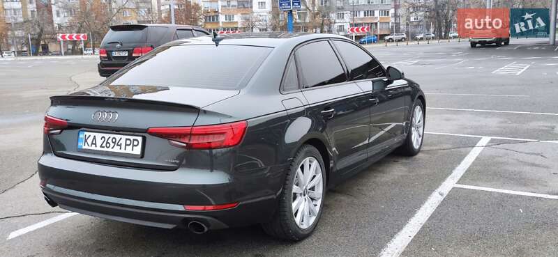 Седан Audi A4 2017 в Киеве