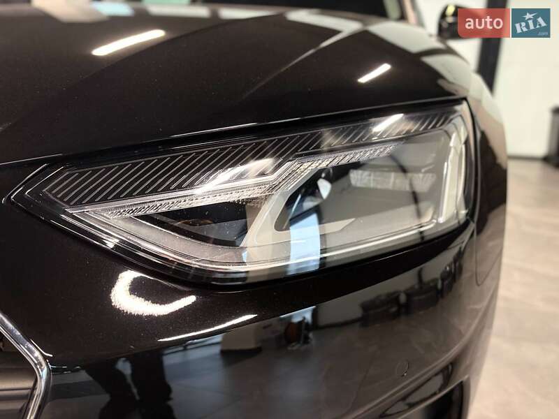 Седан Audi A4 2021 в Львове