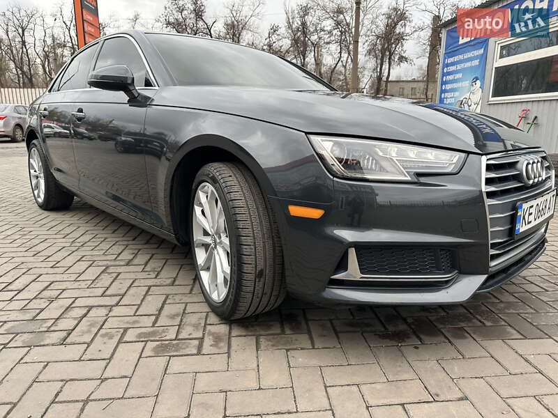Седан Audi A4 2018 в Кривому Розі