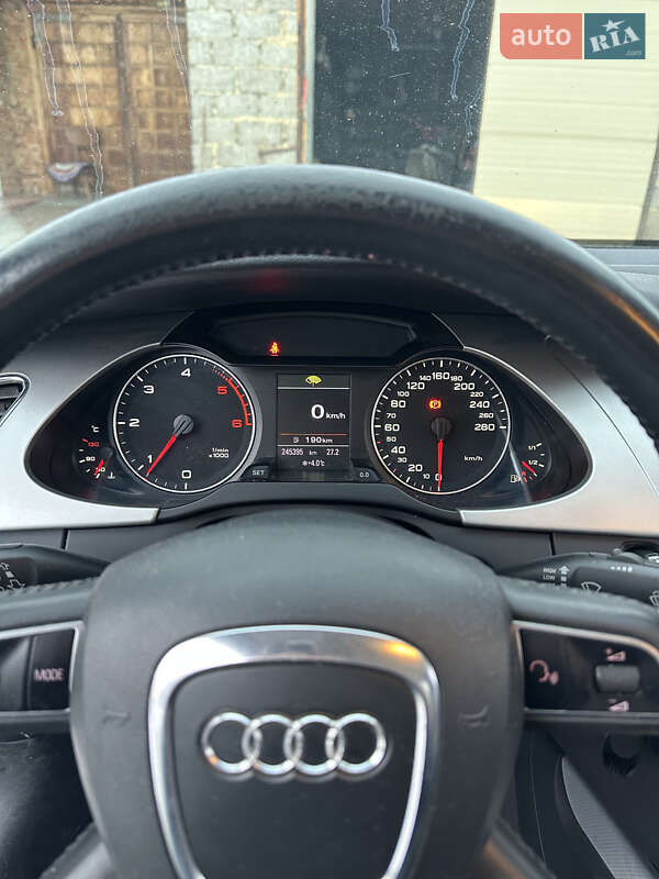 Седан Audi A4 2011 в Галичі