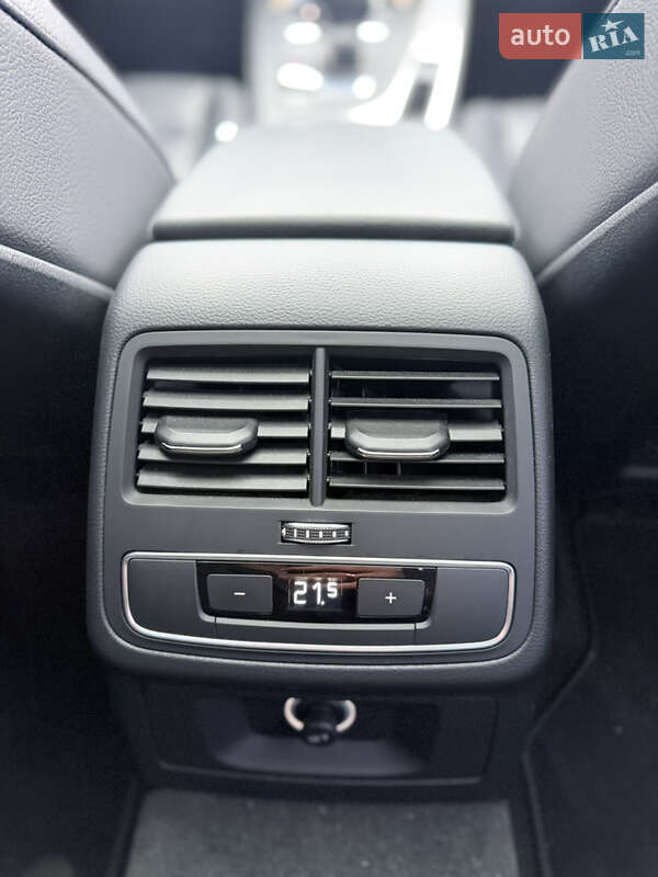 Седан Audi A4 2017 в Ромнах