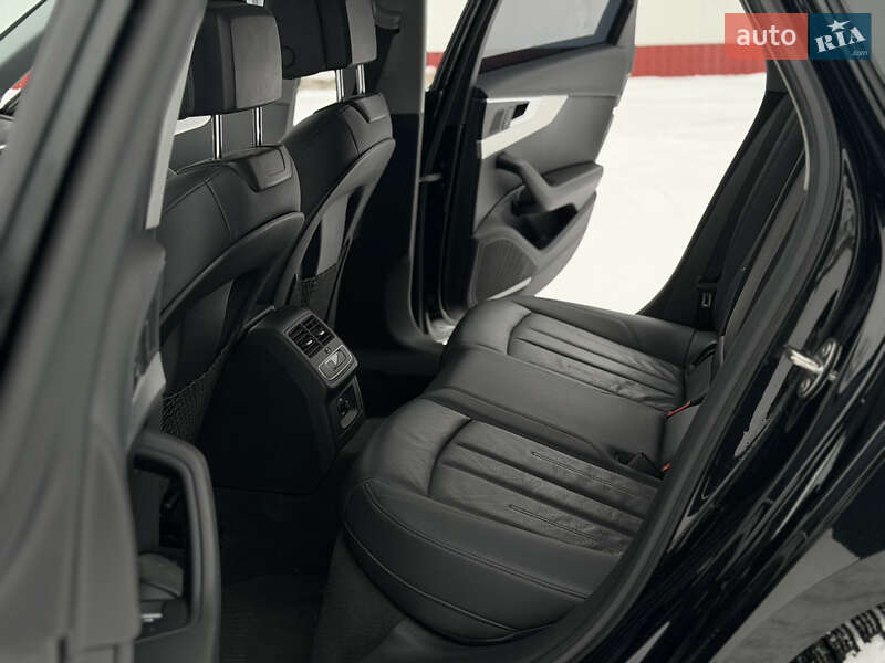 Седан Audi A4 2017 в Ромнах