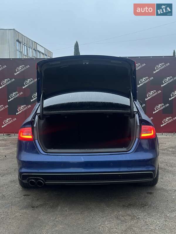 Седан Audi A4 2014 в Сумах