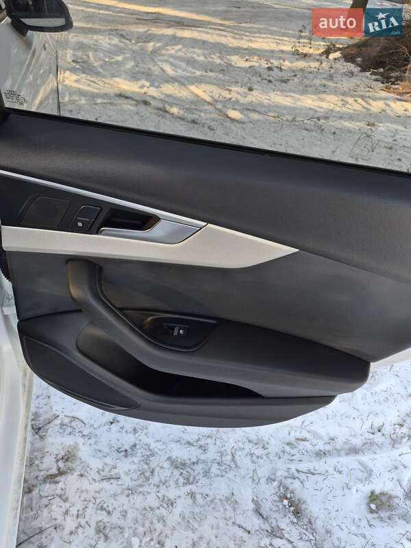 Седан Audi A4 2017 в Львові