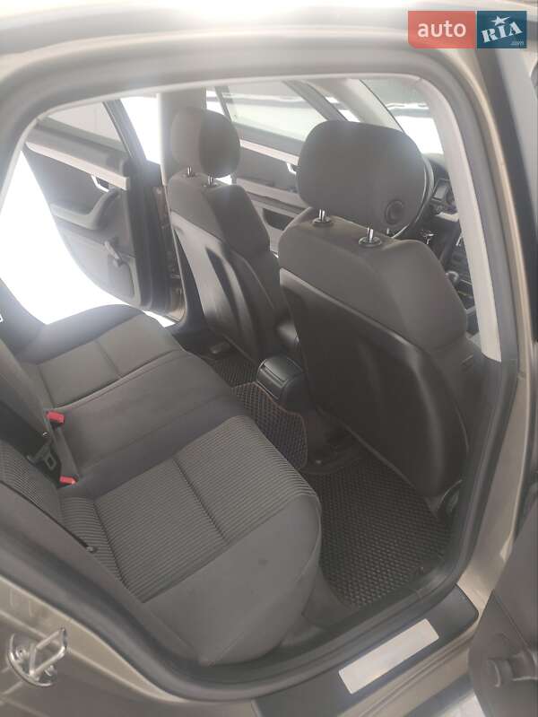 Седан Audi A4 2005 в Львові