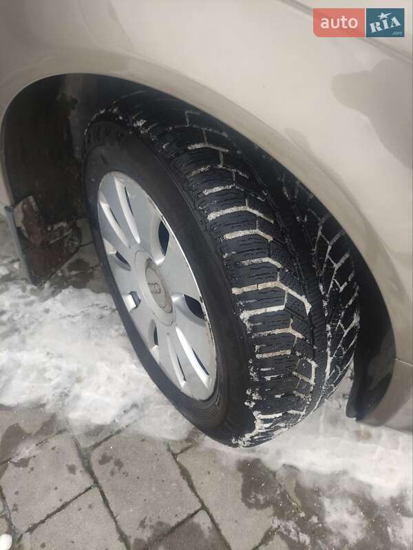 Седан Audi A4 2005 в Львові