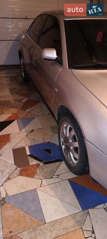 Седан Audi A4 2000 в Полтаві