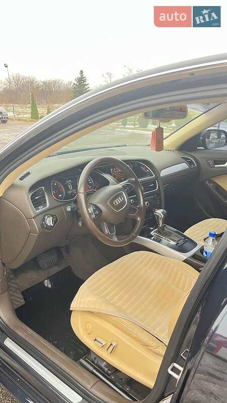 Седан Audi A4 2012 в Южноукраинске