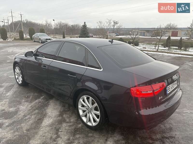 Седан Audi A4 2012 в Южноукраинске