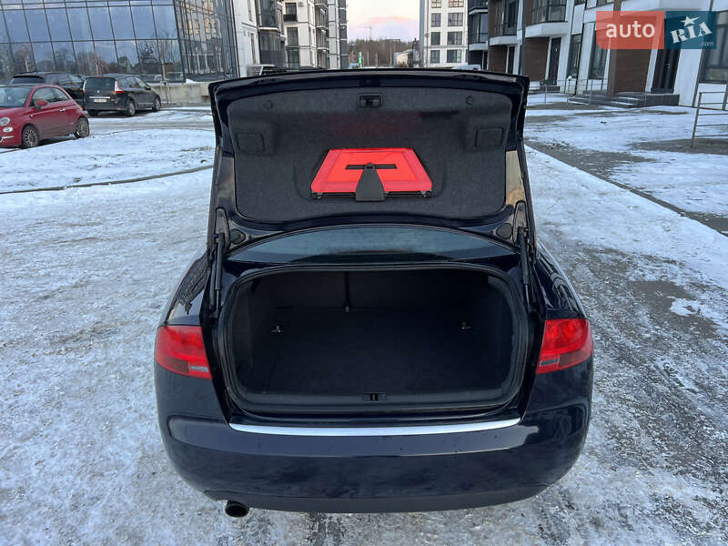 Седан Audi A4 2006 в Ровно