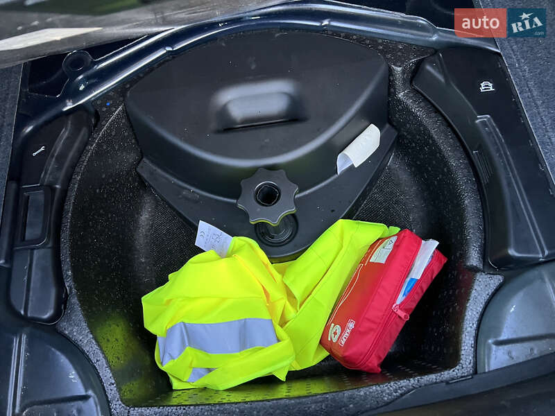 Седан Audi A4 2006 в Ровно