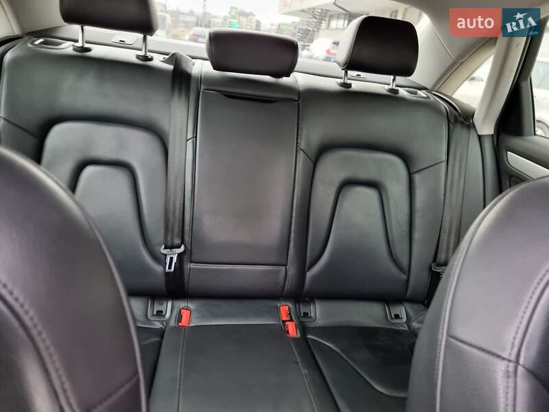 Седан Audi A4 2015 в Львове