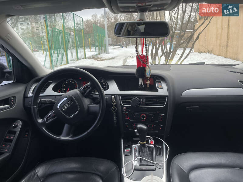 Седан Audi A4 2012 в Киеве