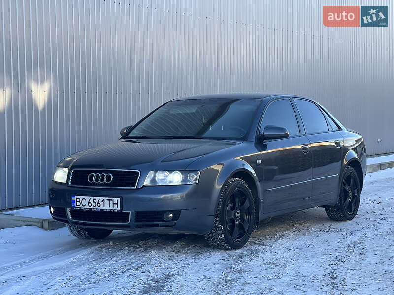 Седан Audi A4 2002 в Жовкві