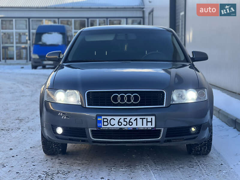 Седан Audi A4 2002 в Жовкві