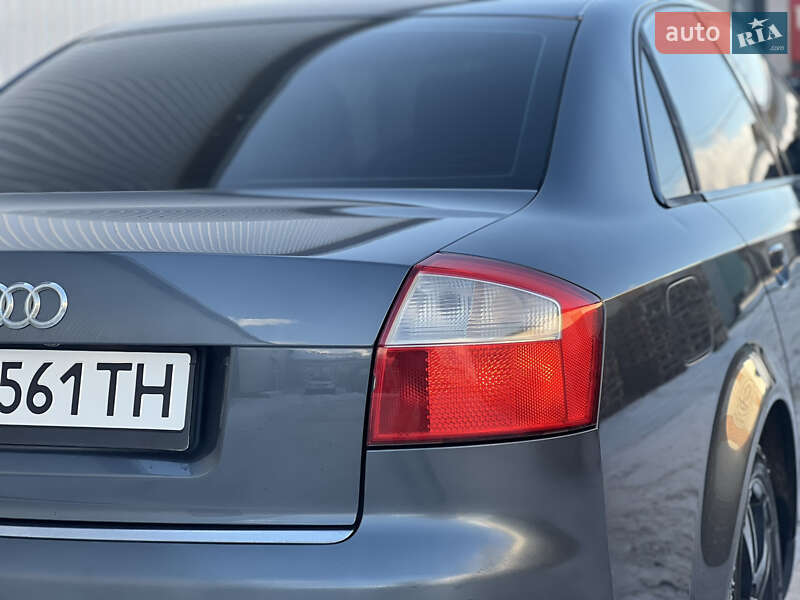 Седан Audi A4 2002 в Жовкві