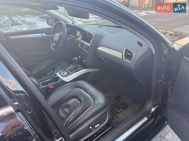 Седан Audi A4 2014 в Ужгороде