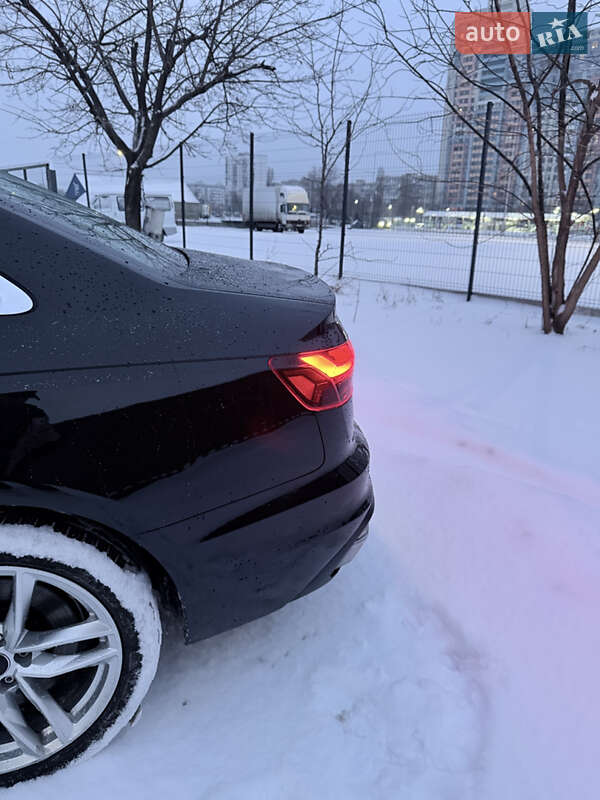 Седан Audi A4 2020 в Киеве