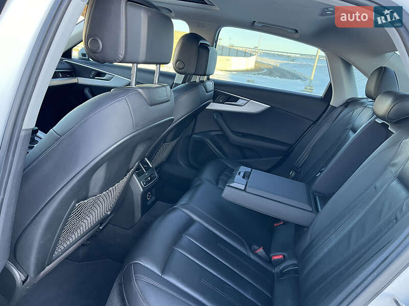 Седан Audi A4 2017 в Львове