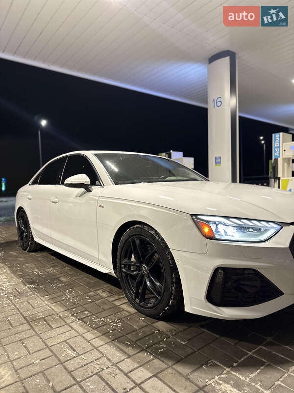 Седан Audi A4 2022 в Киеве