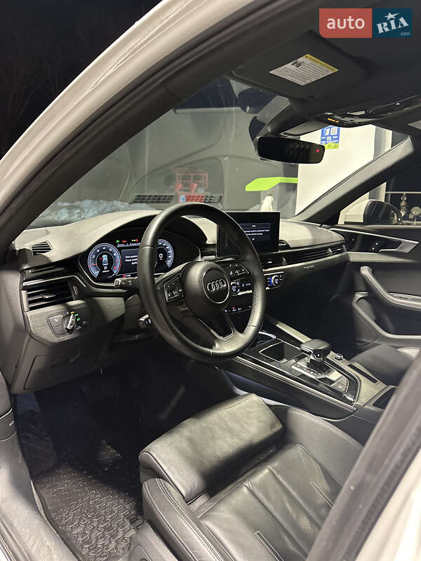 Седан Audi A4 2022 в Киеве