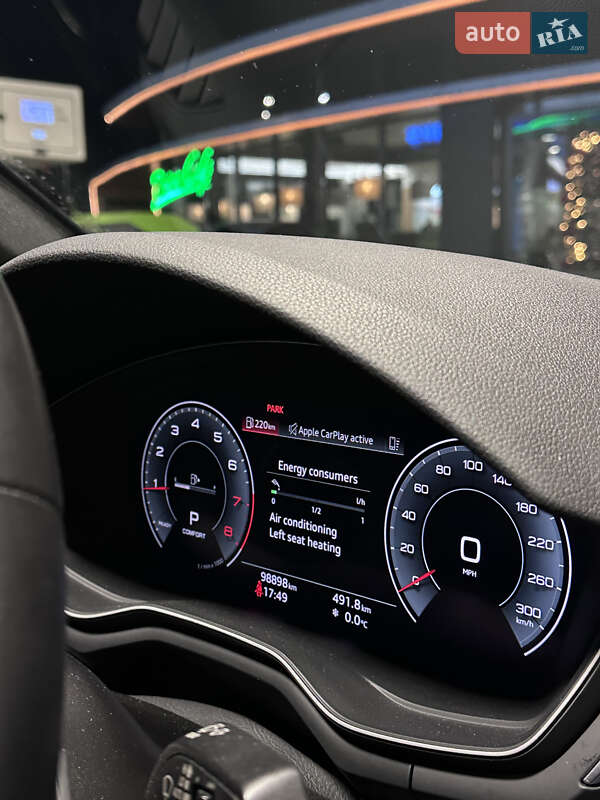 Седан Audi A4 2022 в Киеве