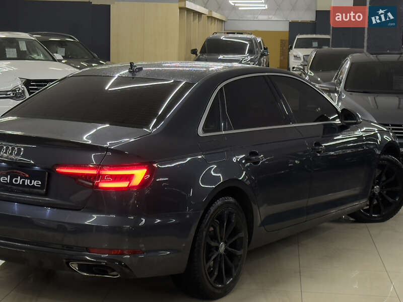 Седан Audi A4 2018 в Николаеве