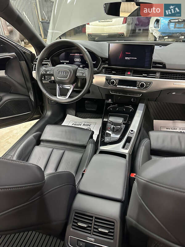 Седан Audi A4 2023 в Полтаві