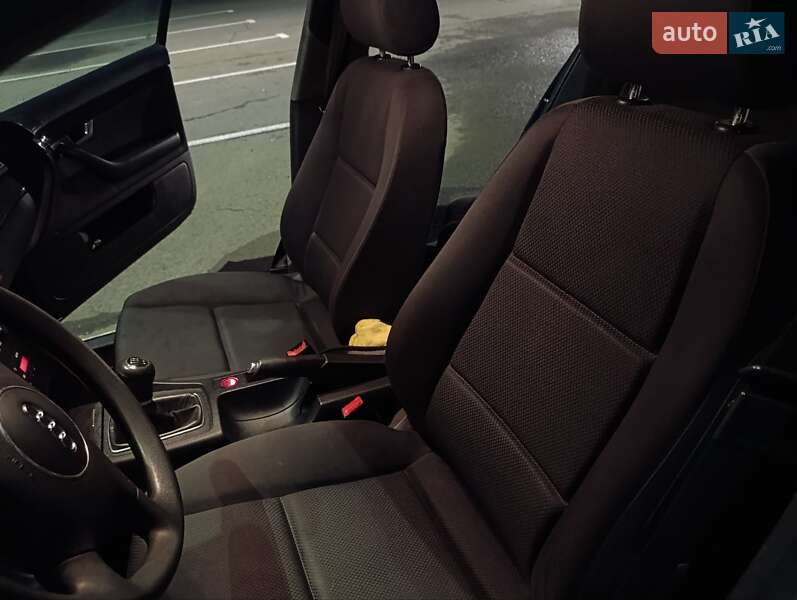 Седан Audi A4 2004 в Луцке