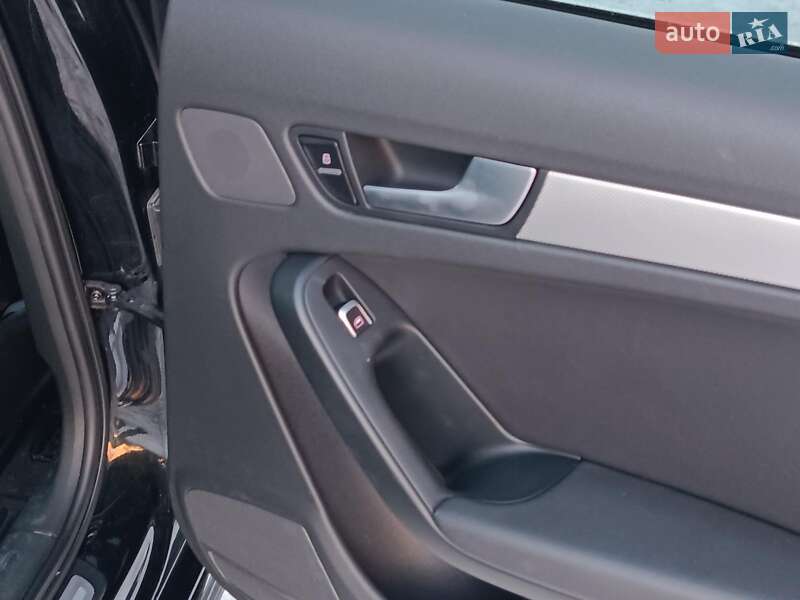 Седан Audi A4 2014 в Львове