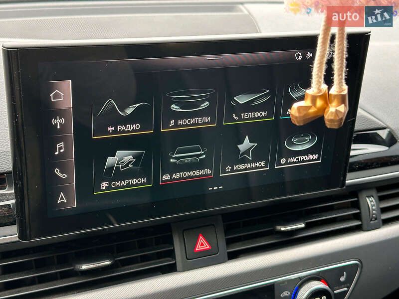 Седан Audi A4 2022 в Киеве