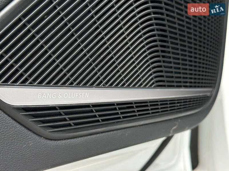 Седан Audi A4 2022 в Киеве