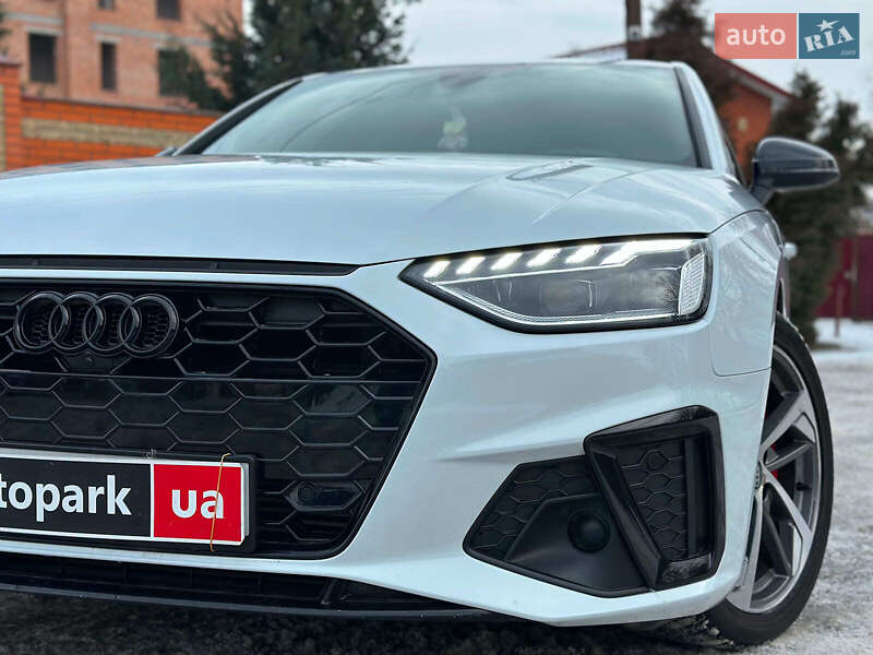 Седан Audi A4 2022 в Киеве