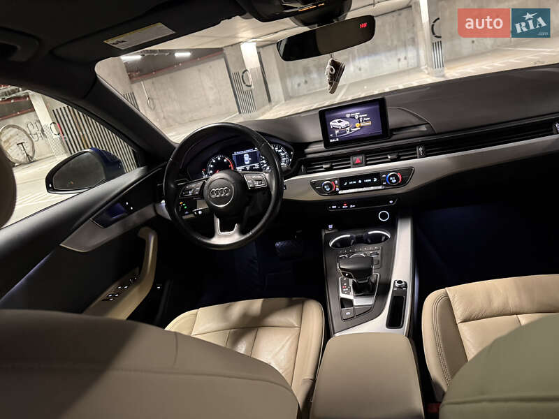 Седан Audi A4 2017 в Львове