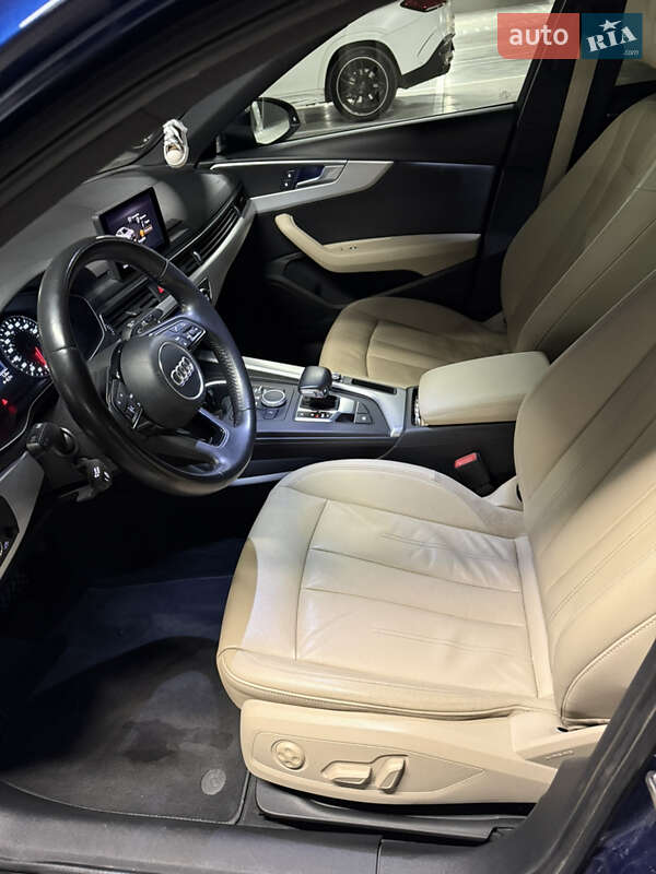 Седан Audi A4 2017 в Львове