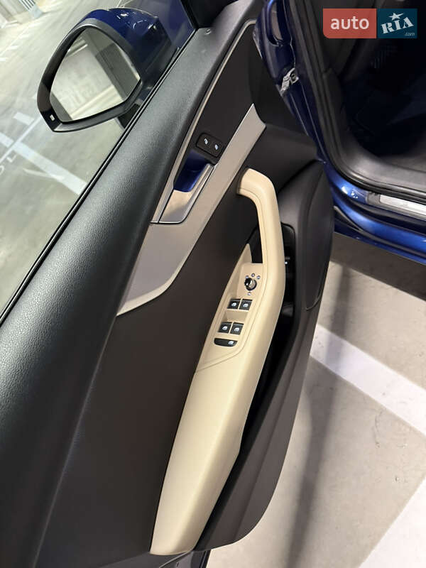 Седан Audi A4 2017 в Львове