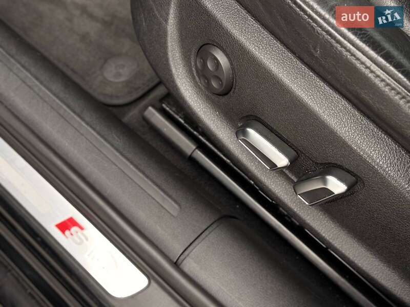 Седан Audi A4 2014 в Кривом Роге