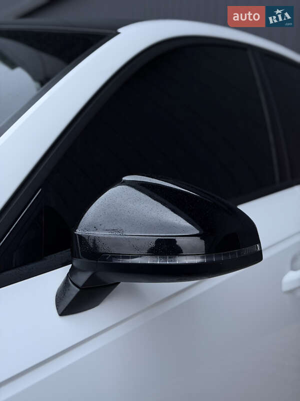 Седан Audi A4 2016 в Тернополе