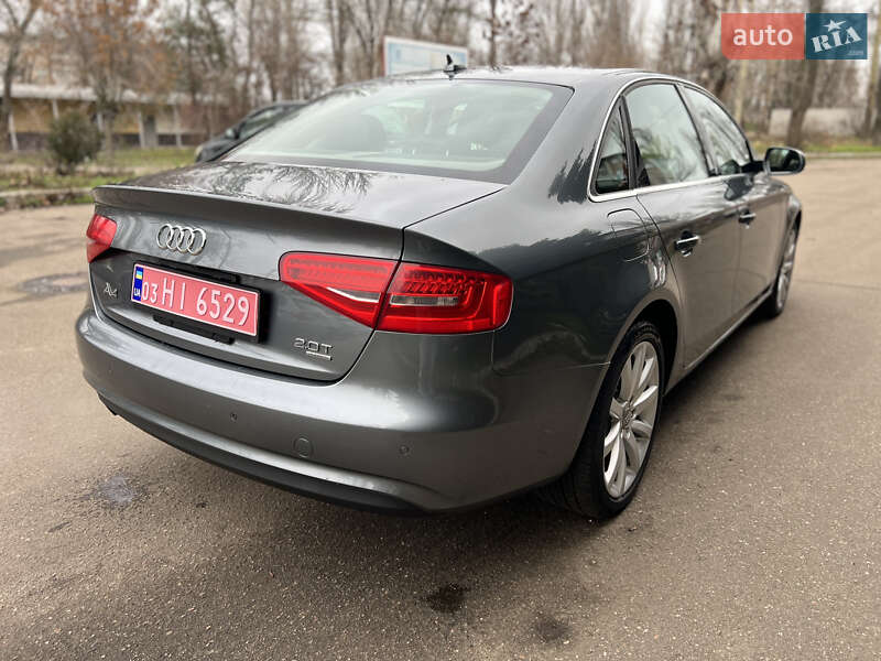 Седан Audi A4 2013 в Николаеве