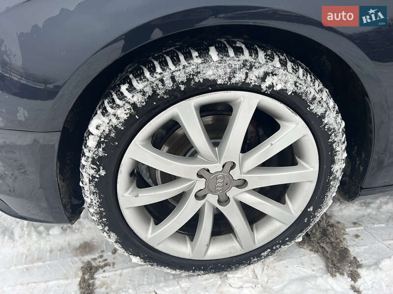 Седан Audi A4 2012 в Луцке
