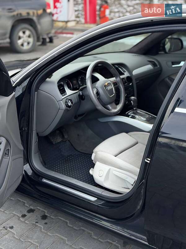 Седан Audi A4 2009 в Чернівцях