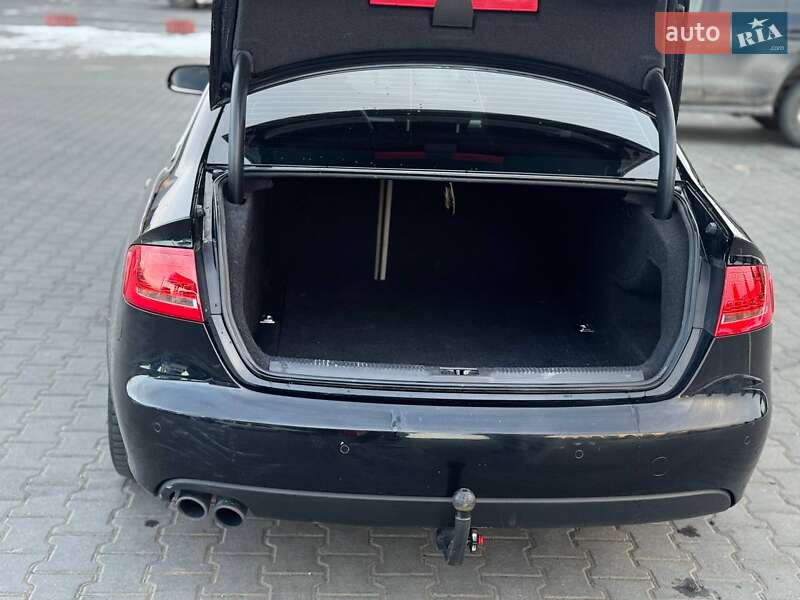 Седан Audi A4 2009 в Чернівцях