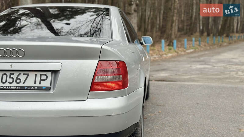 Седан Audi A4 2000 в Виннице