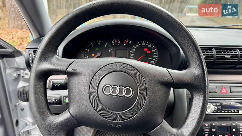 Седан Audi A4 2000 в Виннице