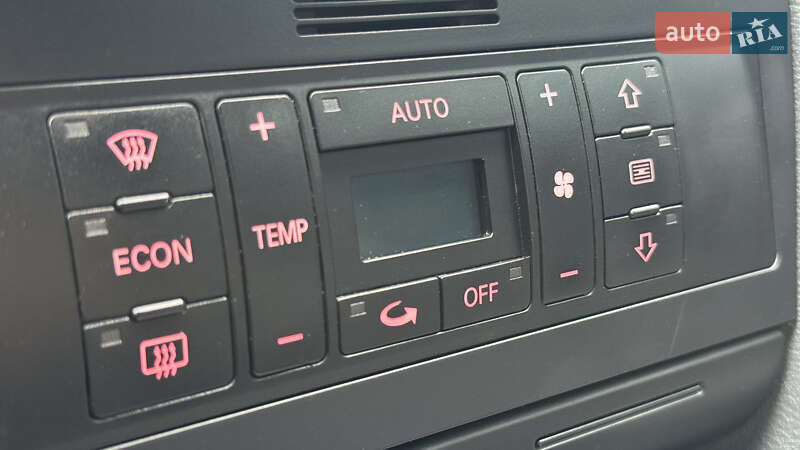 Седан Audi A4 2000 в Виннице