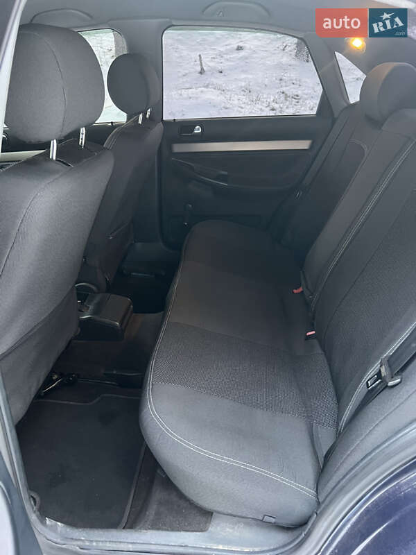 Седан Audi A4 1998 в Дубровице