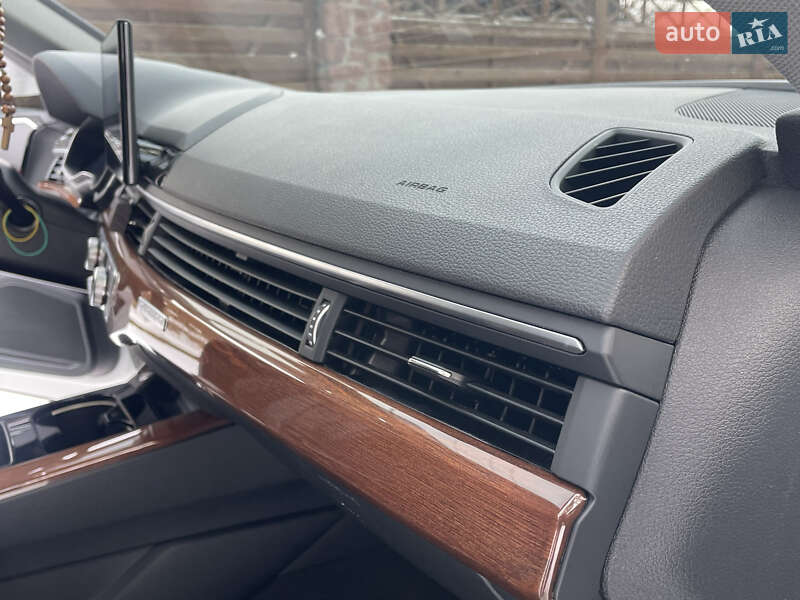 Седан Audi A4 2022 в Житомире