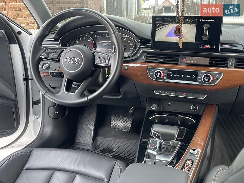 Седан Audi A4 2022 в Житомире