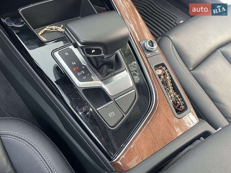 Седан Audi A4 2022 в Житомире