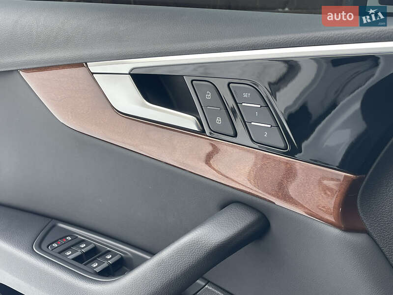 Седан Audi A4 2022 в Житомире
